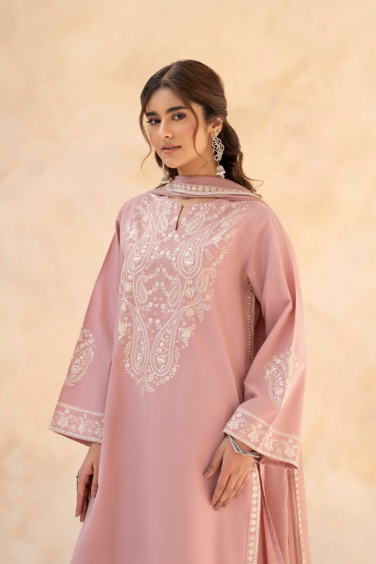 GUL-E-NOOR