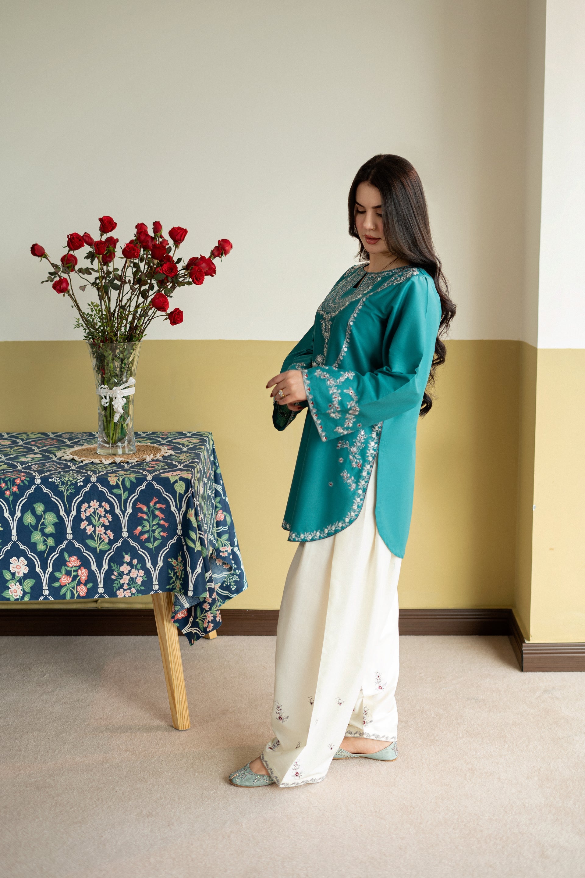 NOOR-E-TEAL